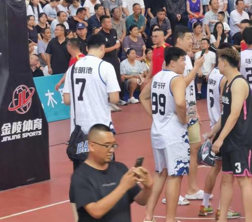 已经离队！曝广东男篮放弃2米13全能内线，未来或转战野球赛场