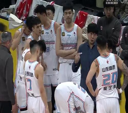 辽宁男篮报价被拒，克里斯和山东男篮降薪续约，场均20.7分8篮板