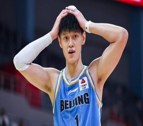 媒体人:曾凡博预计在不久后赴美,为加入篮网训练营做充分准备