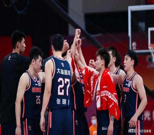 中国篮球再出现丑闻,顶级球队拖欠工资,多名球员被迫联名信举报