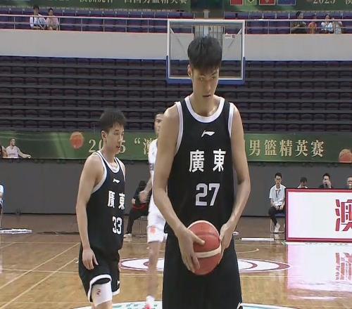 上位了！广东队将重用“新国手内线”，男篮全能大前锋驰援杜锋！