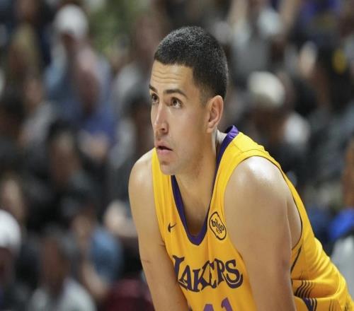 即将达成签约!无缘回归湖人,他直接退出NBA