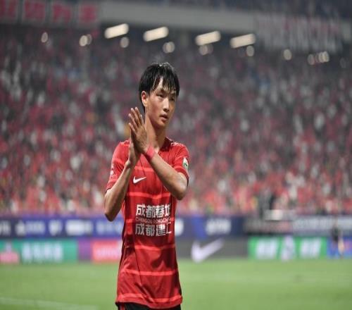 媒体人赞蓉城:明年中超亚冠名额1+1+1,国足低谷期俱乐部要努力