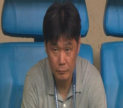 李霄鹏:所有队员都尽了最大的努力,两个队实力还是有些差距