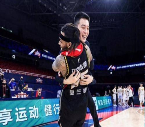 莫兰德还不够!辽篮升级内线目标瞄准前上海刺头,他不比萨林杰差