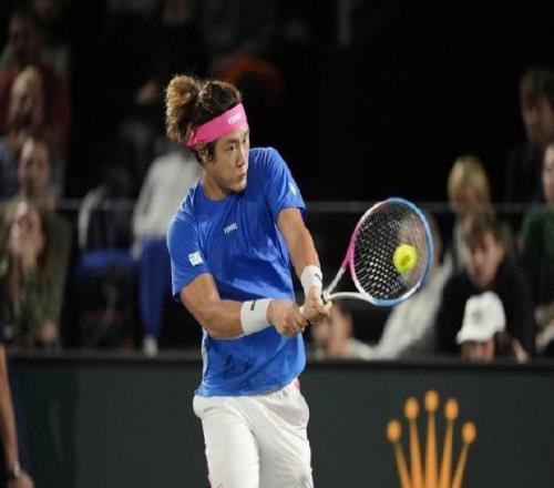 ATP250杭州公开赛:张之臻救赛点21逆转布云朝克特,取复出首胜
