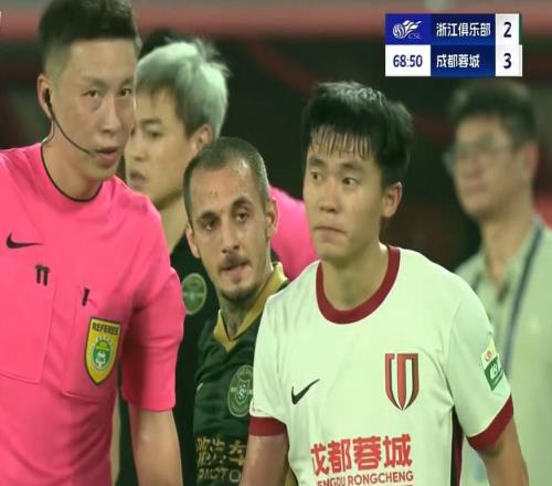100分钟被读秒绝平！中超领头羊遭爆冷，30到33，海港渔翁得利