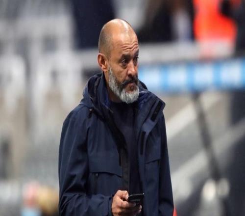 天空体育:西汉姆新帅努诺抵达球队训练场,将带队备战埃弗顿