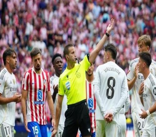 朗格莱进球被吹时的裁判录音：球员明显用手碰到球，进球无效