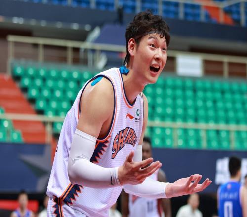 王哲林曝没去NBA原因，有三大遗憾，坦言自己只有一个优势