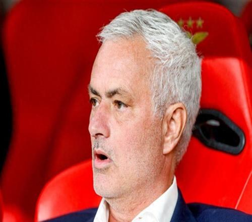 穆里尼奥：“除非有人赢得四次英超冠军，否则我永远是最大的”