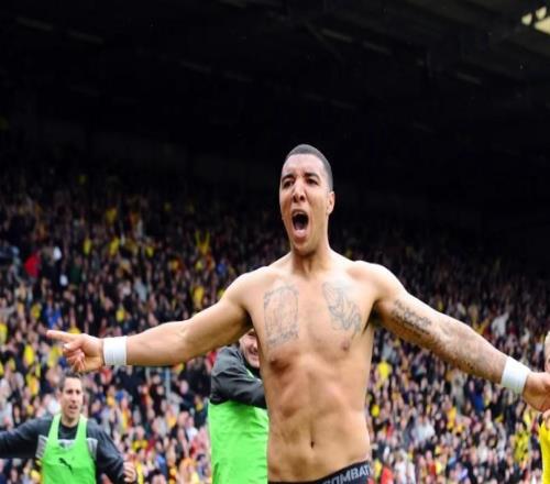 前英超前锋迪尼：为埃基蒂克遗憾，脱衣庆祝要吃牌是愚蠢规定