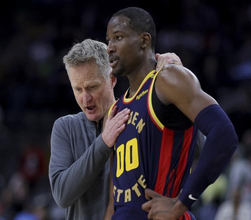 2年4850万,放弃交易否决权!库明加做最坏打算,勇士酝酿大交易