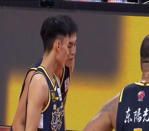 恭喜朱芳雨！广东“空间型内线”锁定四星高中生，保底NBA次轮