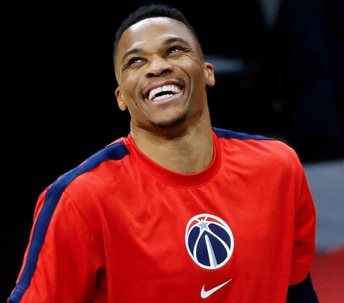 拒绝1年350万，无人问津！威少太难了，自己选择的路跪着也要走完