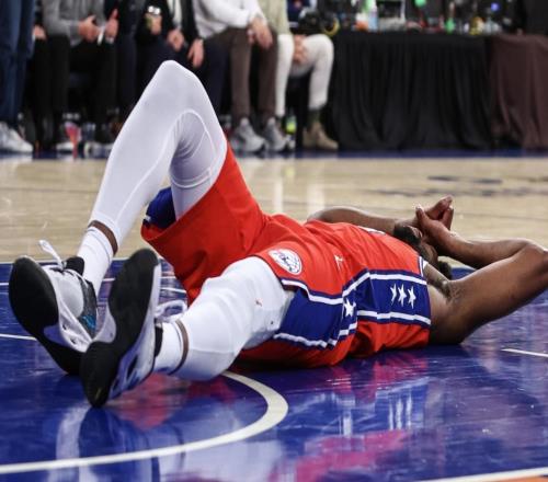 剩2.48亿超级顶薪，却引发公愤！NBA第二个伦纳德出现，该退役了