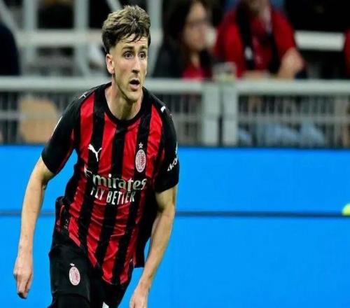 都体丨战尤文左后卫的两种方案