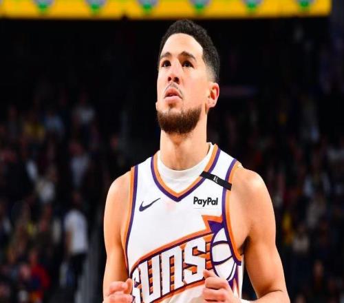 状态不错！布克出战25分钟轰下24分7助攻