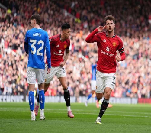 红魔生涯最佳一战！曼联7号征服阿莫林他把狼王摁在板凳席