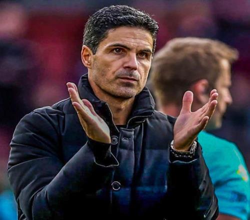 20！12！阿森纳7场不败登顶英超，利物浦遭切尔西18岁小将绝杀