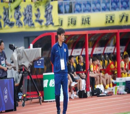 海牛输掉保级战!媒体人:锁定降级名额,李霄鹏带国足纯属玩笑