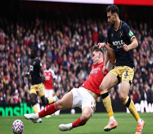 哲凯赖什vs西汉姆联数据：2射1正，传球成功率45.5%