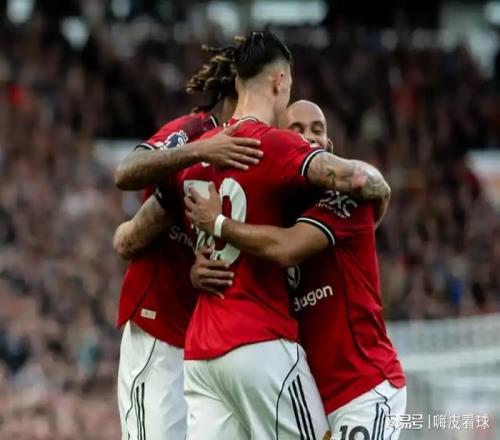 差4分！阿莫林否认上升势头，指出曼联两大弱点，七个月都做不到