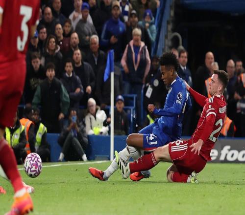 詹俊:斯洛特换人太保守切尔西靠经验与韧性抢下三分