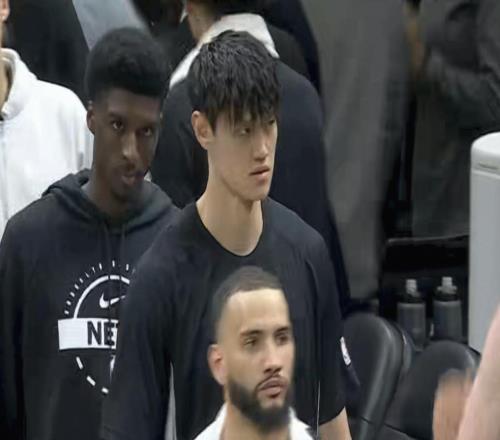 等待机会，篮网18人大名单中仅曾凡博未能登场