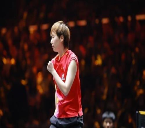 王曼昱41战胜申裕斌，晋级中国大满贯决赛会师孙颖莎