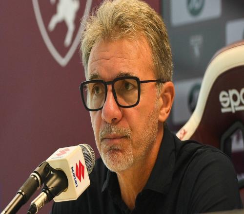 两名记者赛后发布会爆发冲突,巴罗尼:你们不尊重自己的职业