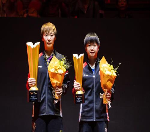 恭喜！中国女乒26岁王牌夺双冠+晒照感谢孙颖莎：对抗中不断进步