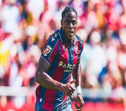 每体：巴萨有意签下埃永，同时球员也将巴萨视为首选下家