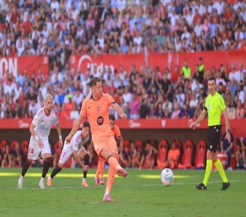 巴萨时隔10年再度在西甲输给塞维利亚，连续19场不败遭终结