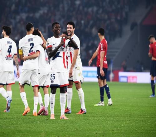 足坛悲喜夜！巴萨3球惨败，意甲前5差3分，姆巴佩弟弟绝平大巴黎