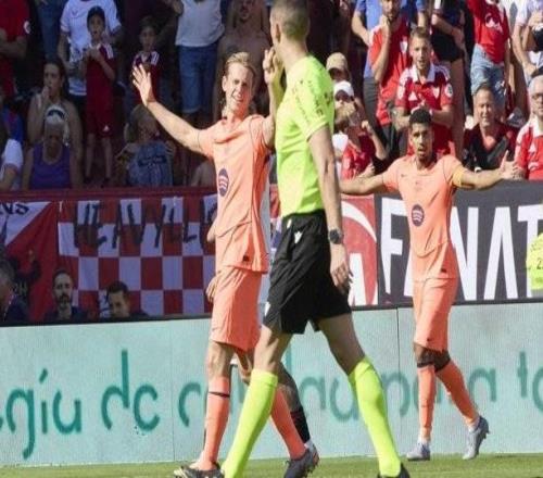 巧合巴萨上赛季西甲也是在第8轮遭遇赛季首败