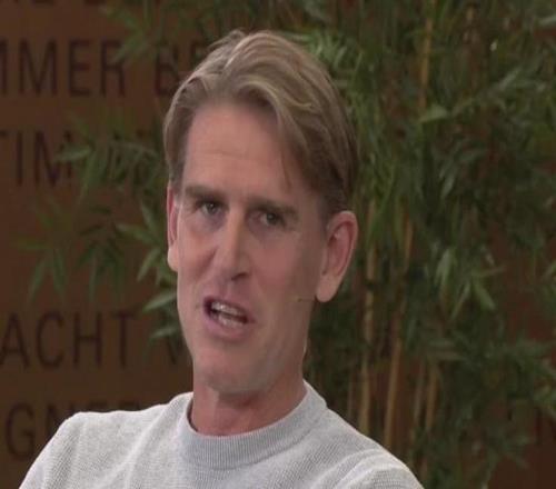 弗罗因德：凯恩是球队中的完美球员我们正在与于帕谈续约