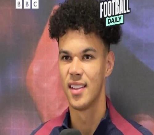 奥赖利谈位置转变：以前没怎么接触过防守，现在每天都在学习