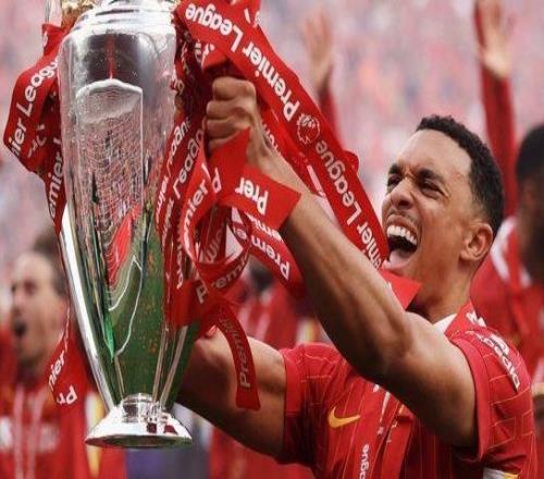 情谊不散,利物浦庆生阿诺德