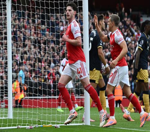 20！2大亿元先生集体发威，阿森纳4连胜，反超利物浦夺英超榜首