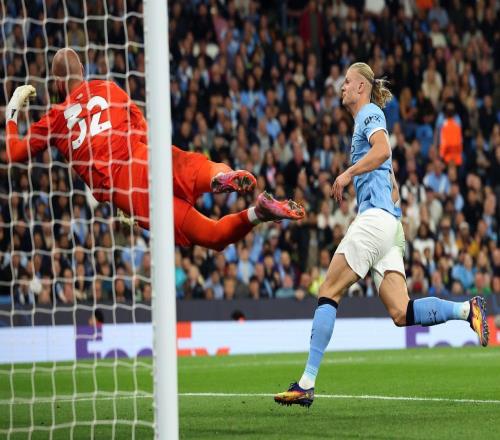 8分差距2轮抹平！瓜迪奥拉放下执念，哈兰德补强短板，曼城回来了