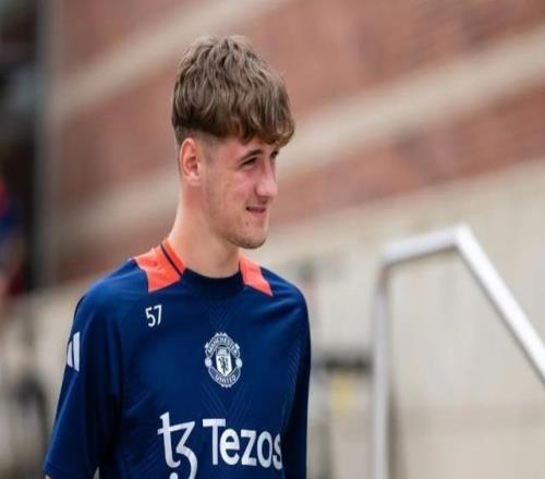 太阳报：曼联成功升级训练基地，青年队却暂驻停车场活动房