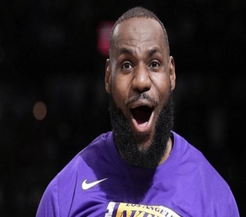 只差50场,NBA神级纪录诞生!都以为你要退役,你却“玩弄”球迷