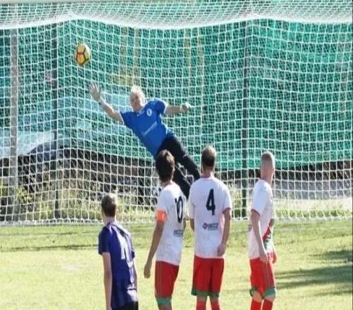 82岁门将博兰加复出首秀失五球后被换下，球队遭010惨败