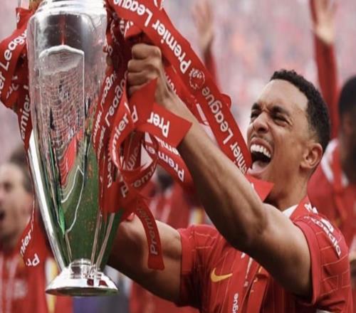 利物浦官方祝阿诺德生日快乐,球迷留言:这比三连败还要糟