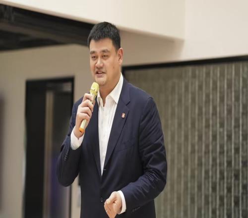 姚明谈中国男篮亚洲杯表现：猜到了能进决赛，没猜到能差点赢