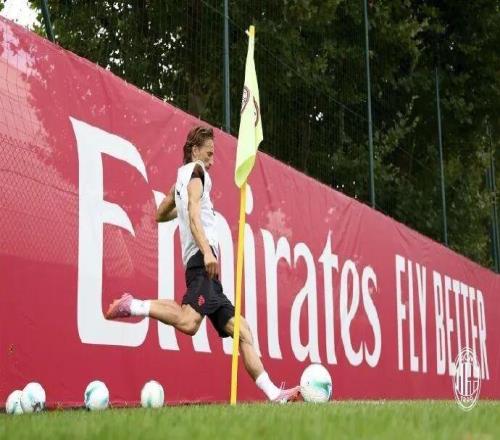 意媒丨将有800900万欧收入，米兰拿大头