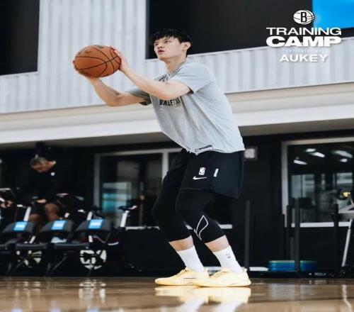 曾凡博谈参加中国赛，“很期待自己上场的那一瞬间，希望用正面影响回报球迷们”