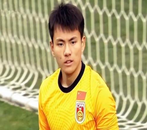 国足未来国门：21岁中超当红新星再次表态：会考虑留洋！