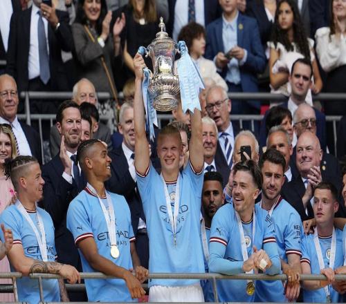 最快达成欧冠50球所用场次排名!梅西66场哈兰德比梅西少用17场